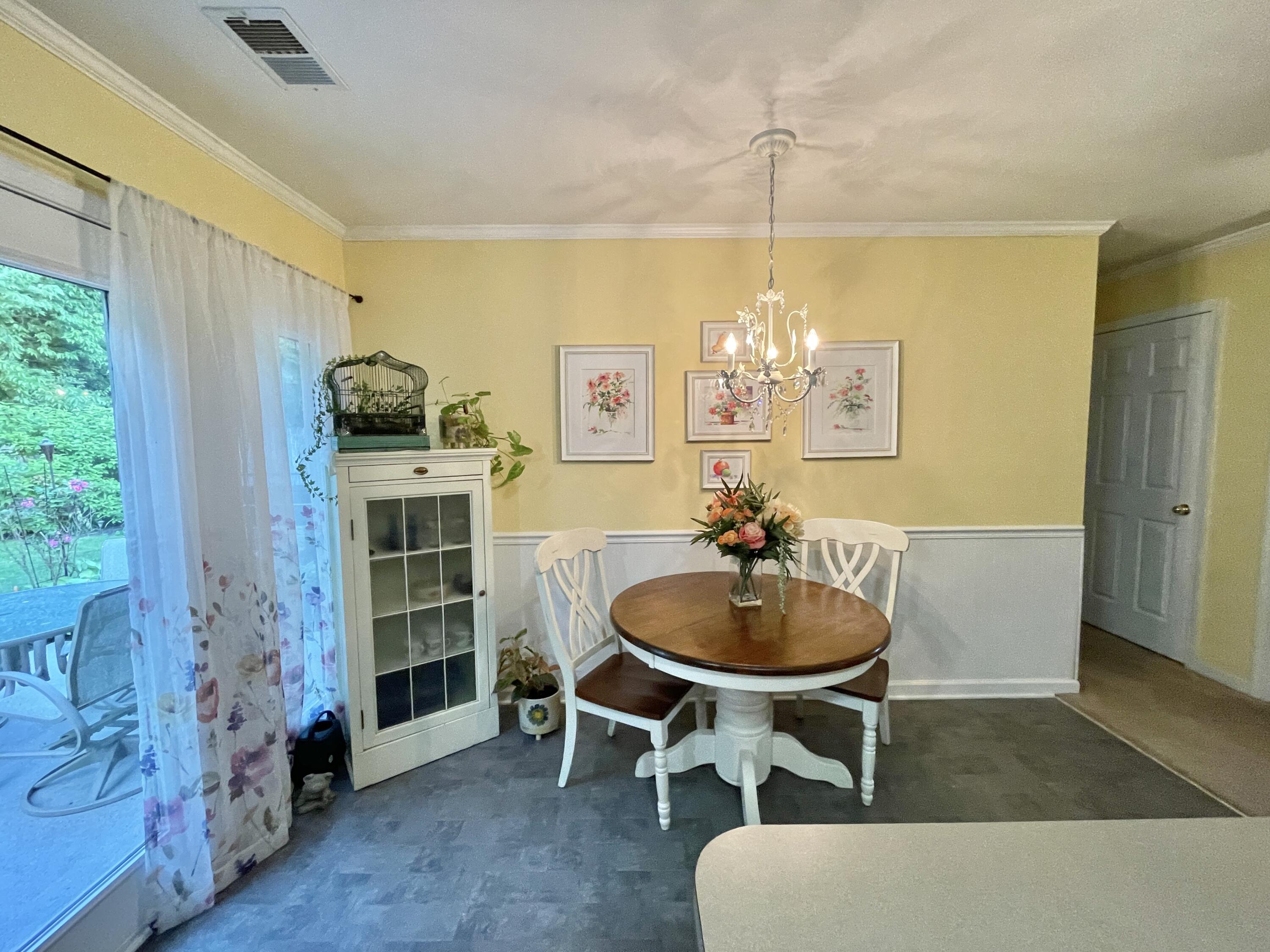 181 Strawberry Fields Road Lexington, KY 40516 - Photo 8 of 26 4753BAC3-2B3E-4668-B537-B8D73EAD95FA