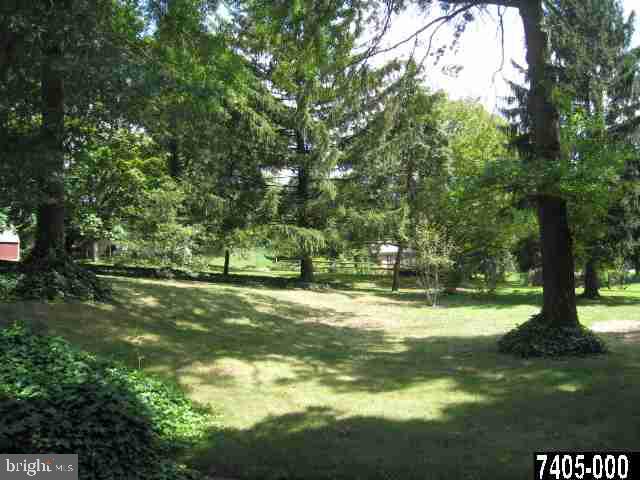 1850 Lilac Road York, PA 17408 - Photo 16 of 16