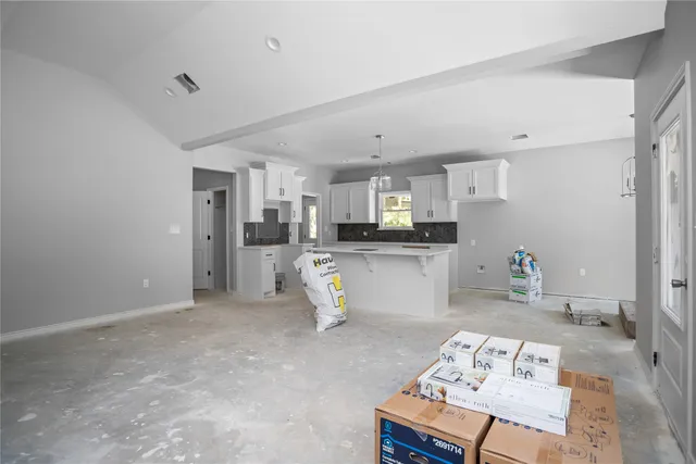 $284,900 | 185 Torrey Lane North, Brookeland, TX 75931