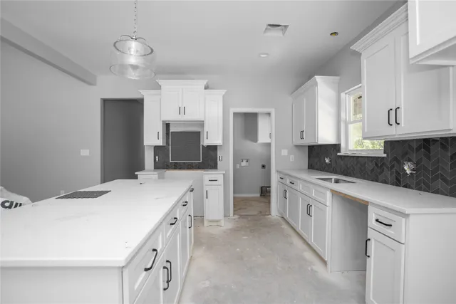 $284,900 | 185 Torrey Lane North, Brookeland, TX 75931