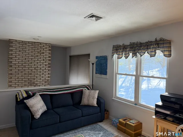 $2,200 | 30 Folkstone Road, Unit C, East Windsor, CT 06016