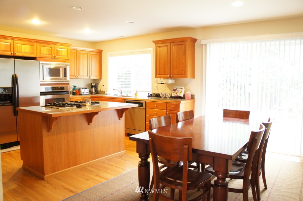 21011 37th Avenue Southeast Bothell, WA 98021 - Photo 6 of 15