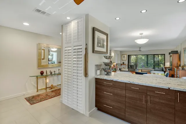 $2,800 | 102 Clubhouse Circle, Jupiter, FL 33477