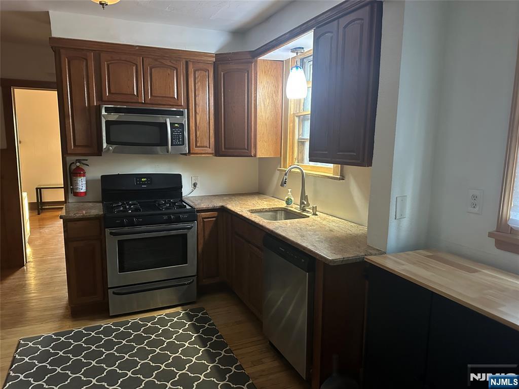 325 Bogert Avenue Ridgewood, NJ 07450 - Photo 11 of 24