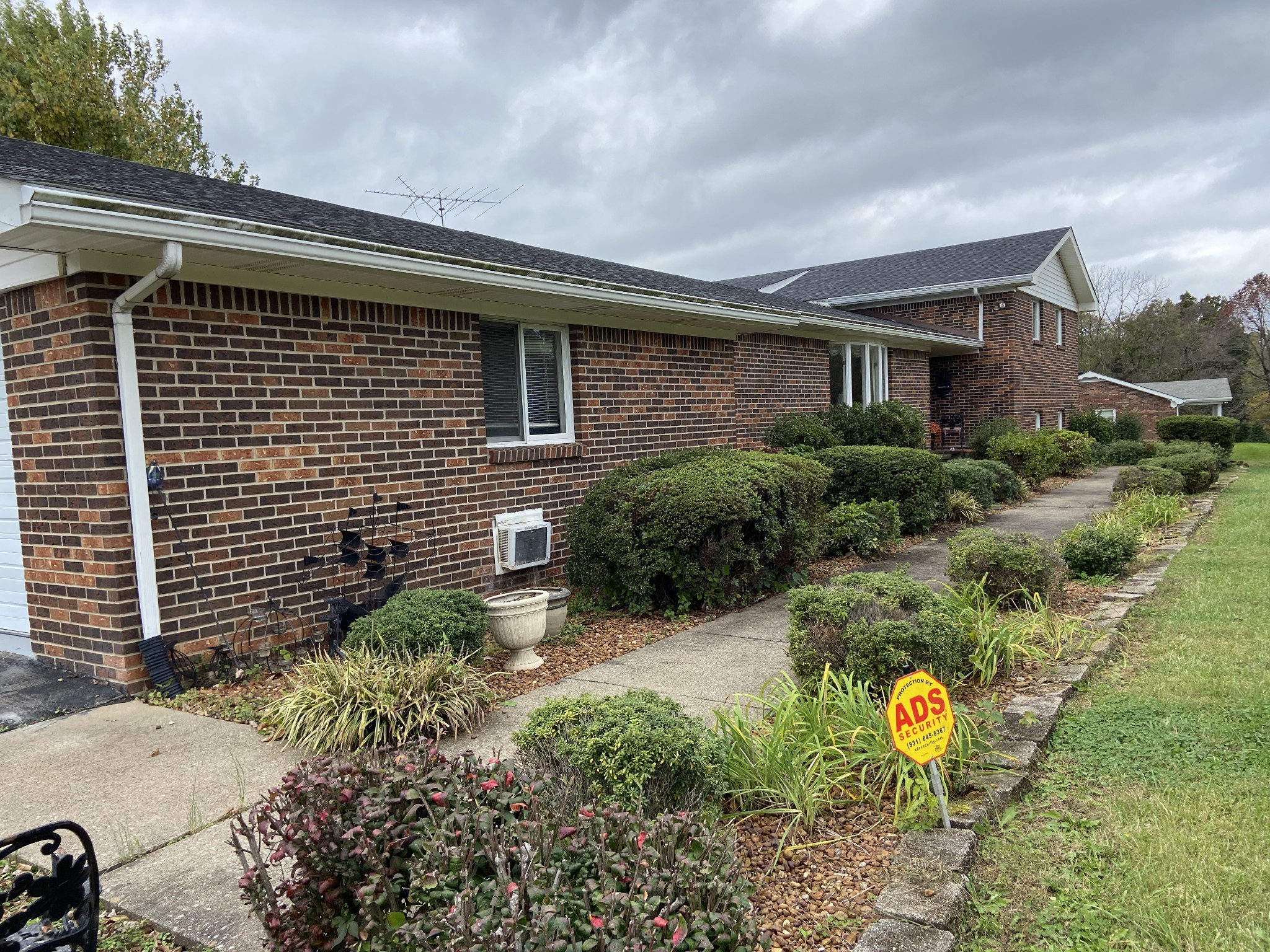 433 Bryan Road Clarksville, TN 37043 - Photo 3 of 15 a front view of a house with a yard