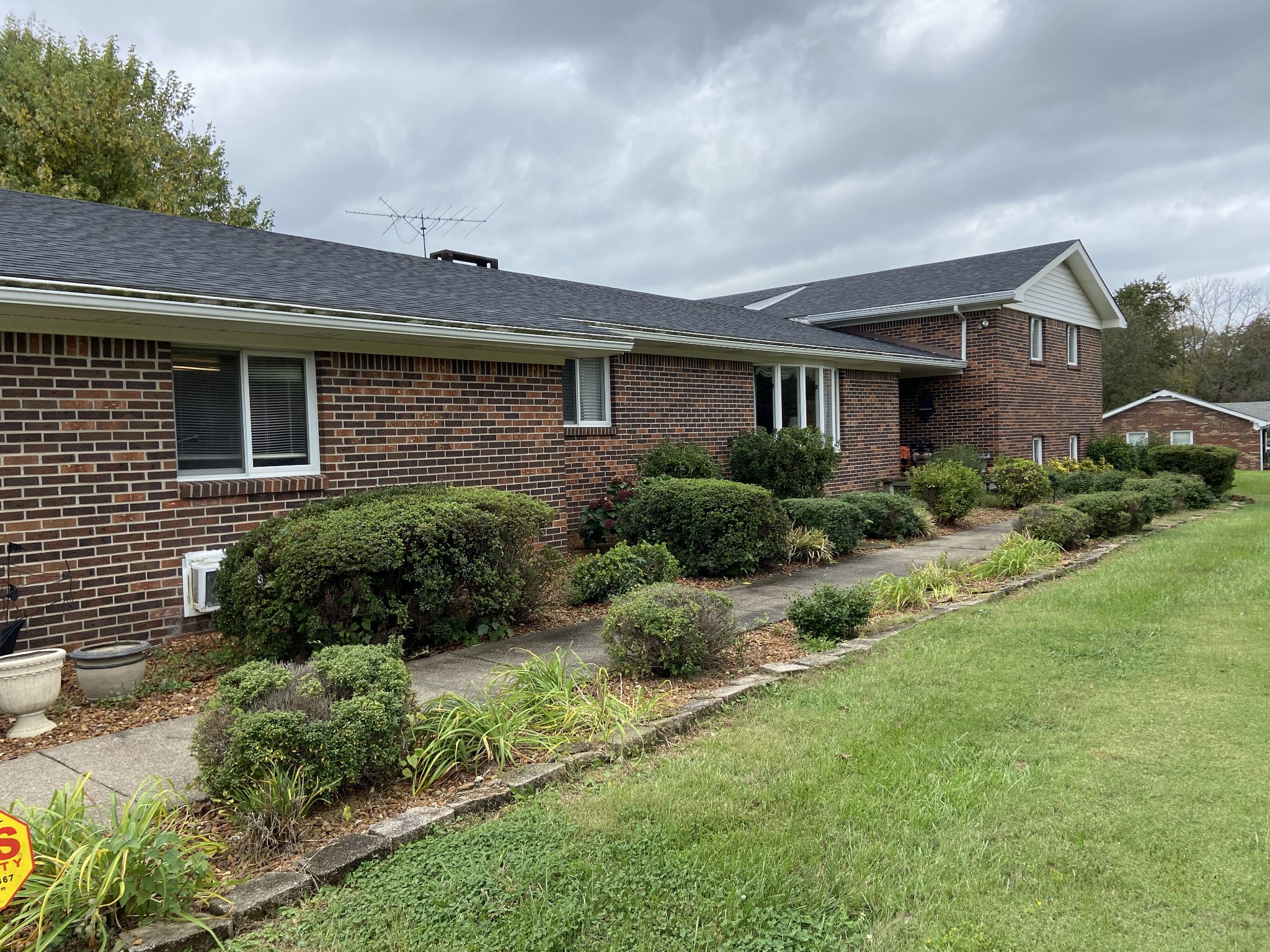 433 Bryan Road Clarksville, TN 37043 - Photo 4 of 15 a front view of house with yard and green space
