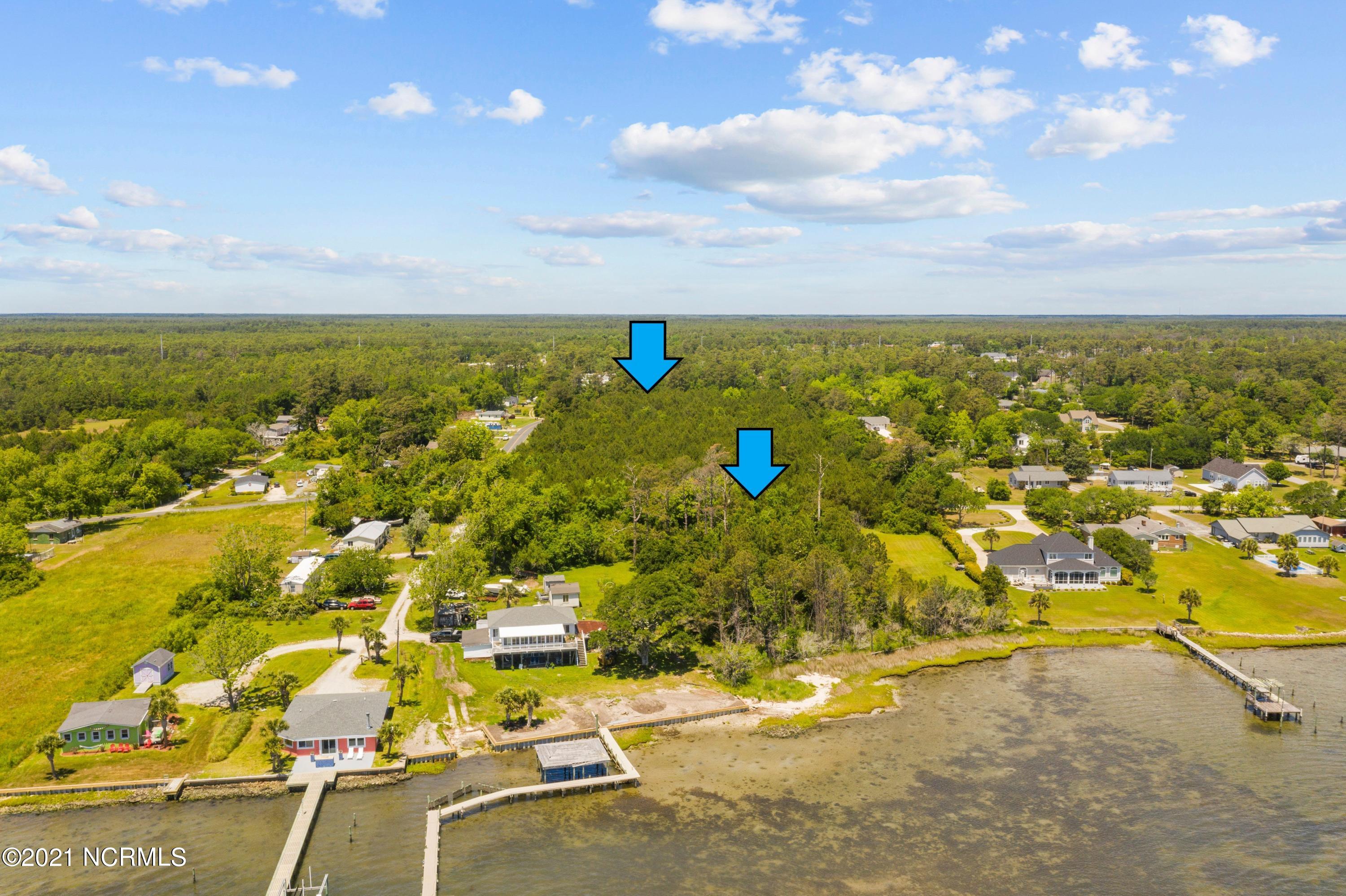5 Broad Creek Loop Road Newport, NC 28570 - Photo 3 of 11 Waterfront Community
