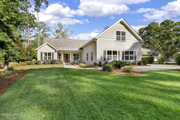 $950,000 | 190 Whiteoaks Circle, Bluffton, SC 29910