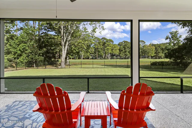 $979,000 | 190 Whiteoaks Circle, Bluffton, SC 29910