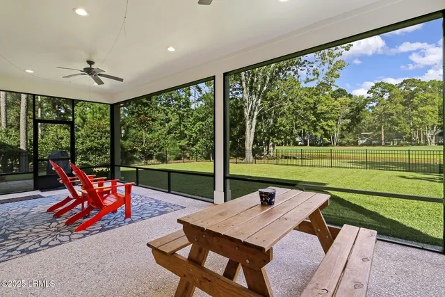 $979,000 | 190 Whiteoaks Circle, Bluffton, SC 29910