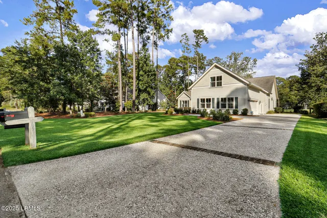 $979,000 | 190 Whiteoaks Circle, Bluffton, SC 29910