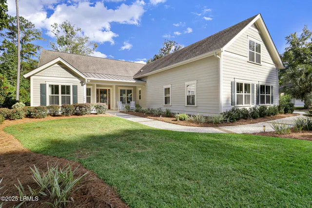 $979,000 | 190 Whiteoaks Circle, Bluffton, SC 29910