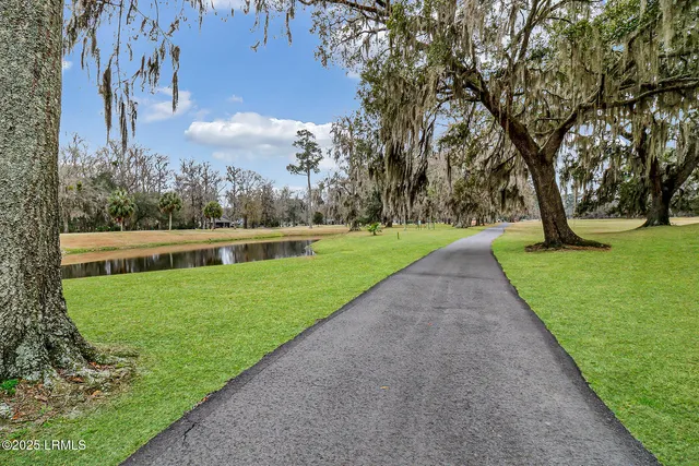 $979,000 | 190 Whiteoaks Circle, Bluffton, SC 29910