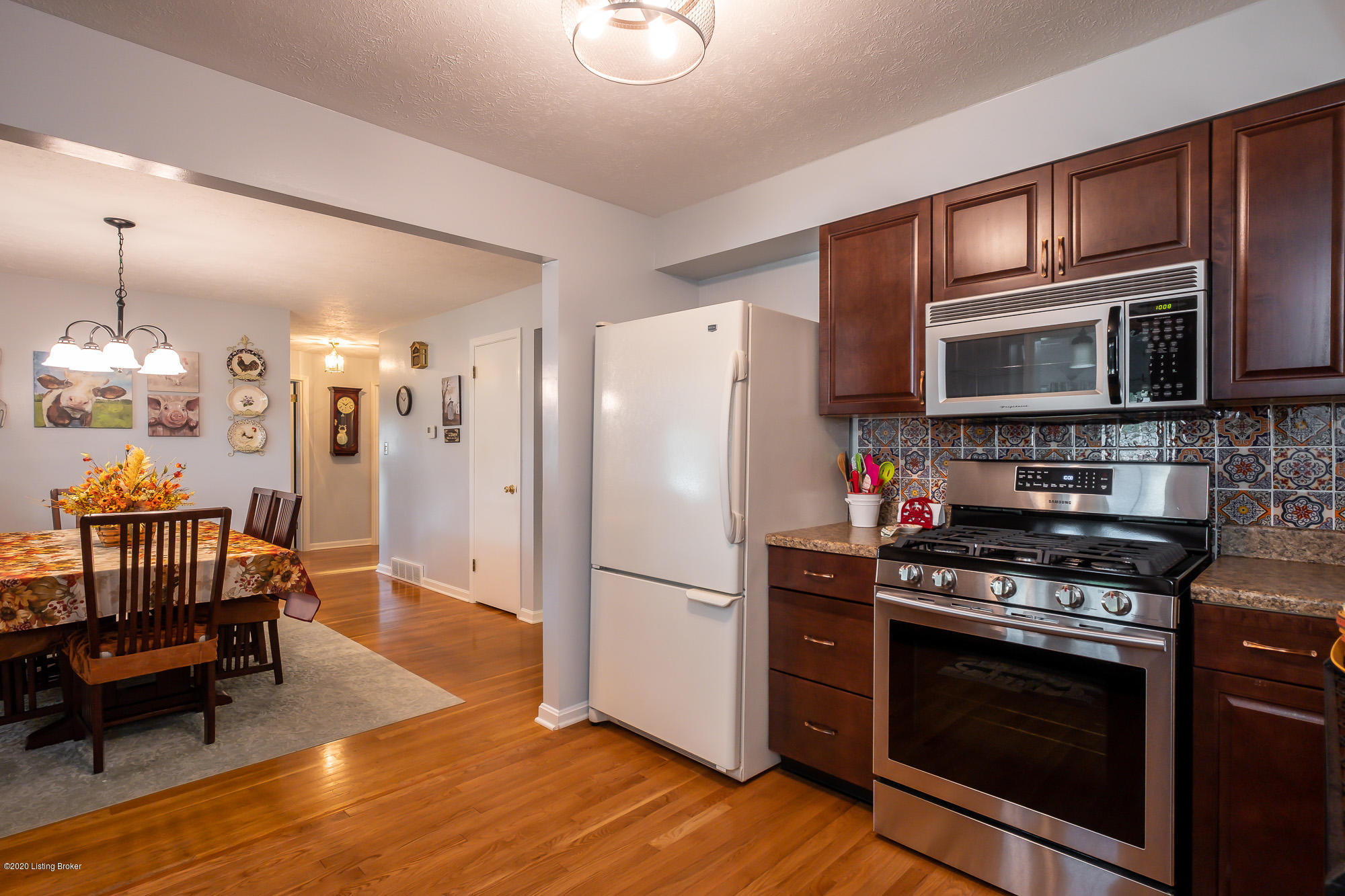 5602 Mcdeane Road Louisville, KY 40216 - Photo 11 of 30 Small-10