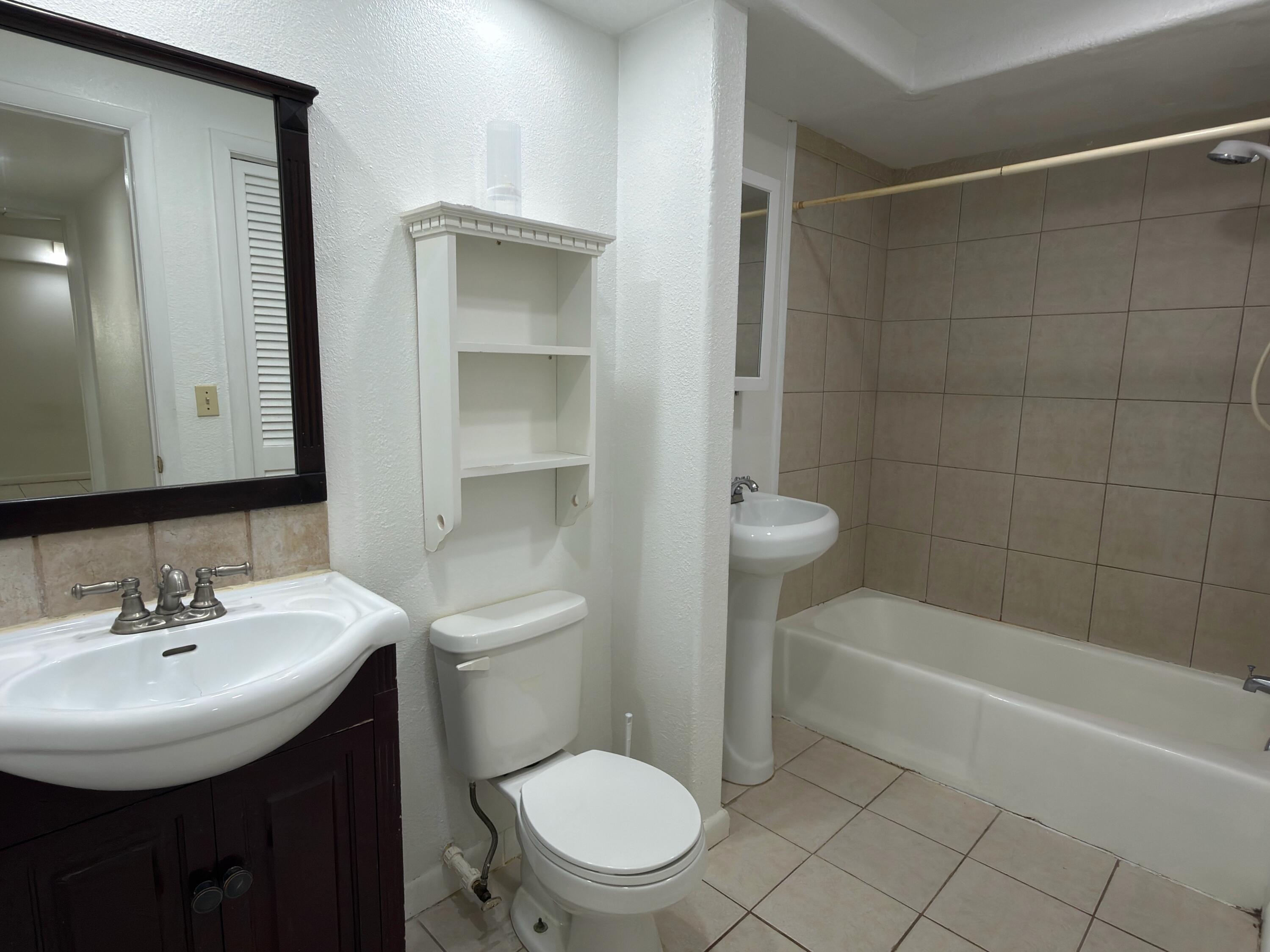 636 Northwest 13th Street, Unit 140 Boca Raton, FL 33486 - Photo 11 of 15 IMG_4483