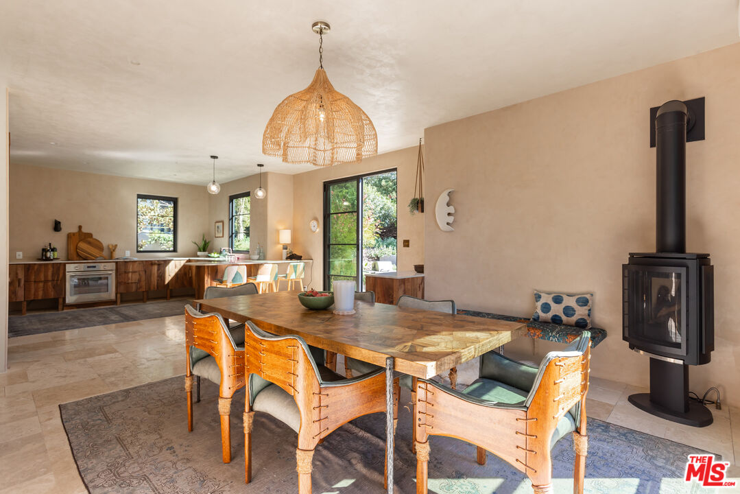 21165 Entrada Road Topanga, CA 90290 - Photo 17 of 64