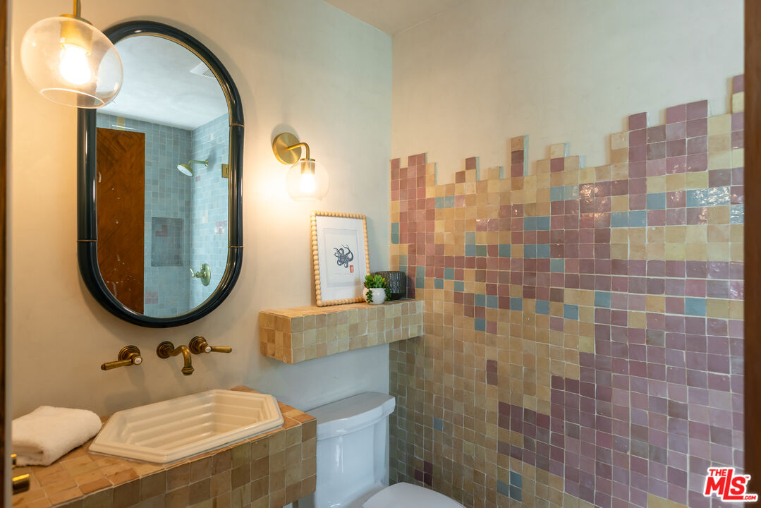 21165 Entrada Road Topanga, CA 90290 - Photo 22 of 64