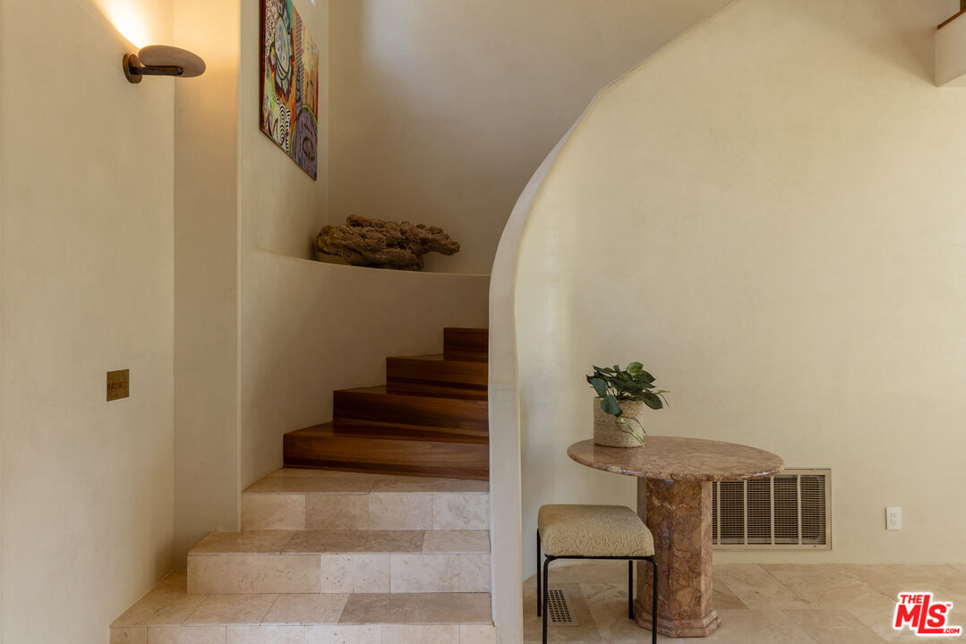 21165 Entrada Road Topanga, CA 90290 - Photo 23 of 64