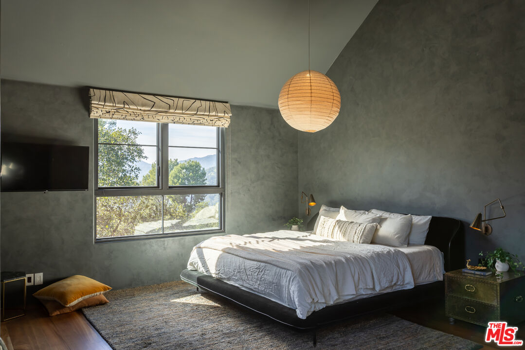 21165 Entrada Road Topanga, CA 90290 - Photo 25 of 64