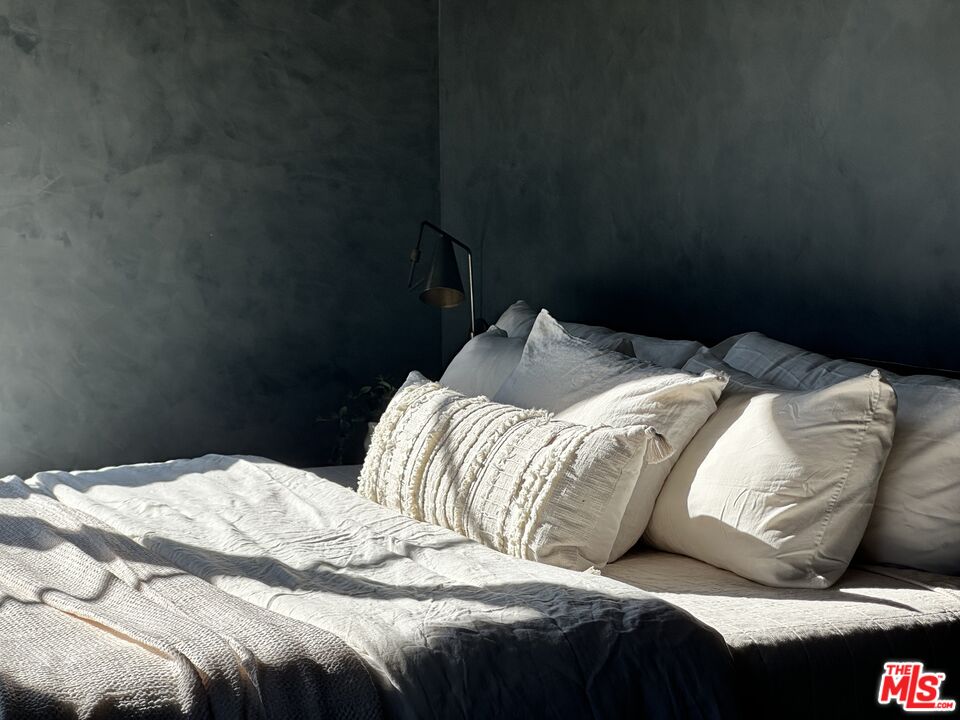 21165 Entrada Road Topanga, CA 90290 - Photo 26 of 64