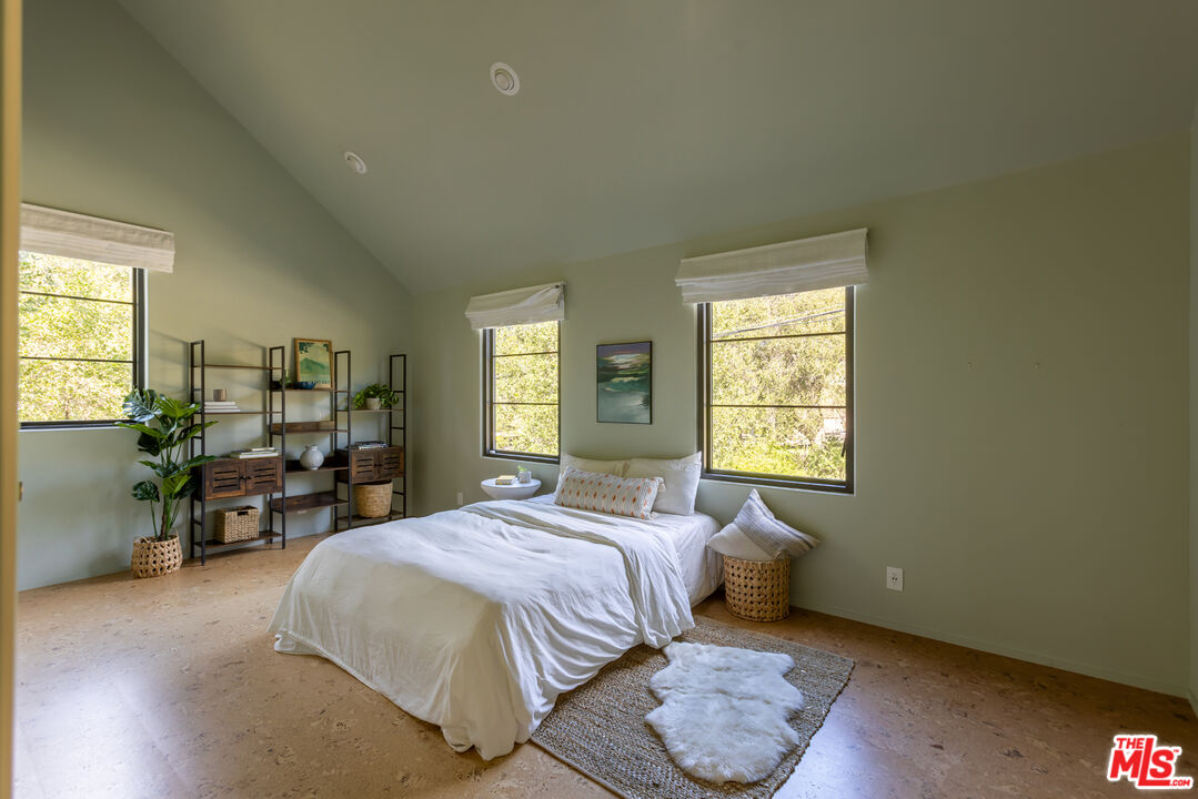 21165 Entrada Road Topanga, CA 90290 - Photo 34 of 64