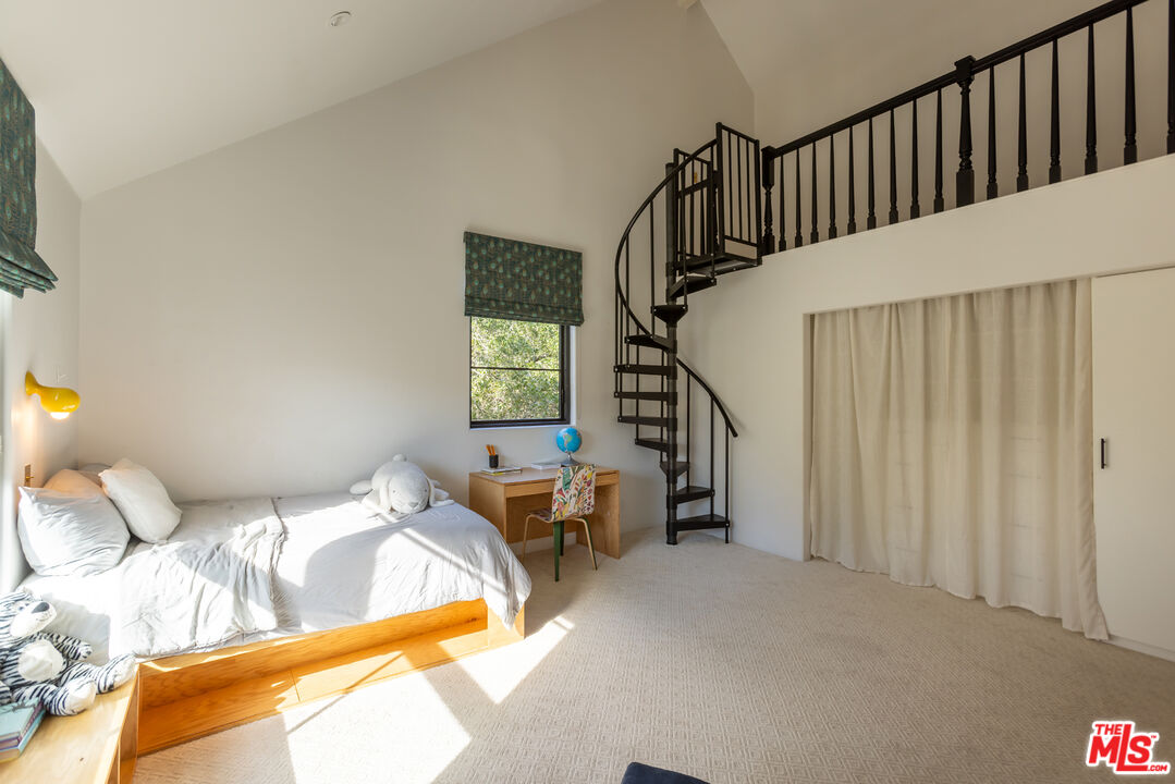 21165 Entrada Road Topanga, CA 90290 - Photo 39 of 64