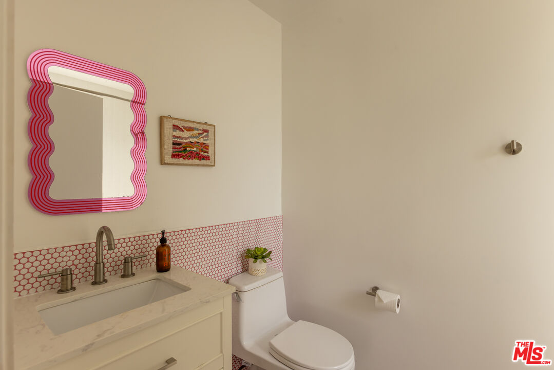 21165 Entrada Road Topanga, CA 90290 - Photo 42 of 64