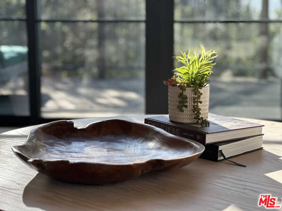 21165 Entrada Road Topanga, CA 90290 - Photo 8 of 64