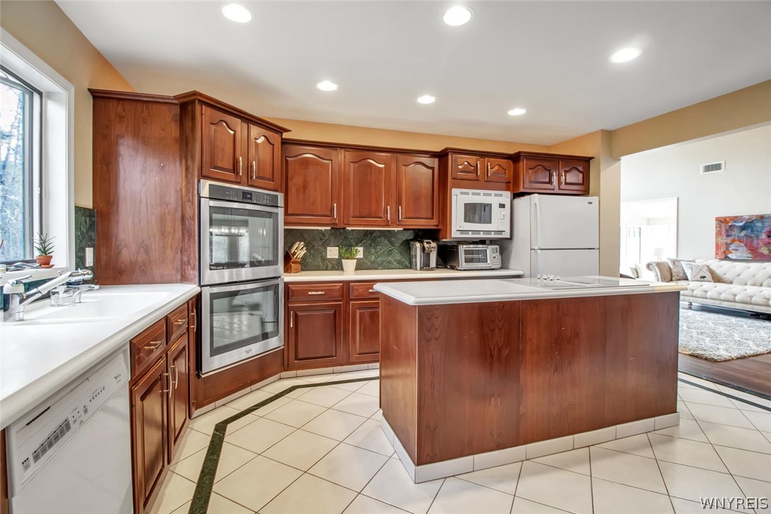 5555 Kraus Road Clarence, NY 14031 - Photo 16 of 36