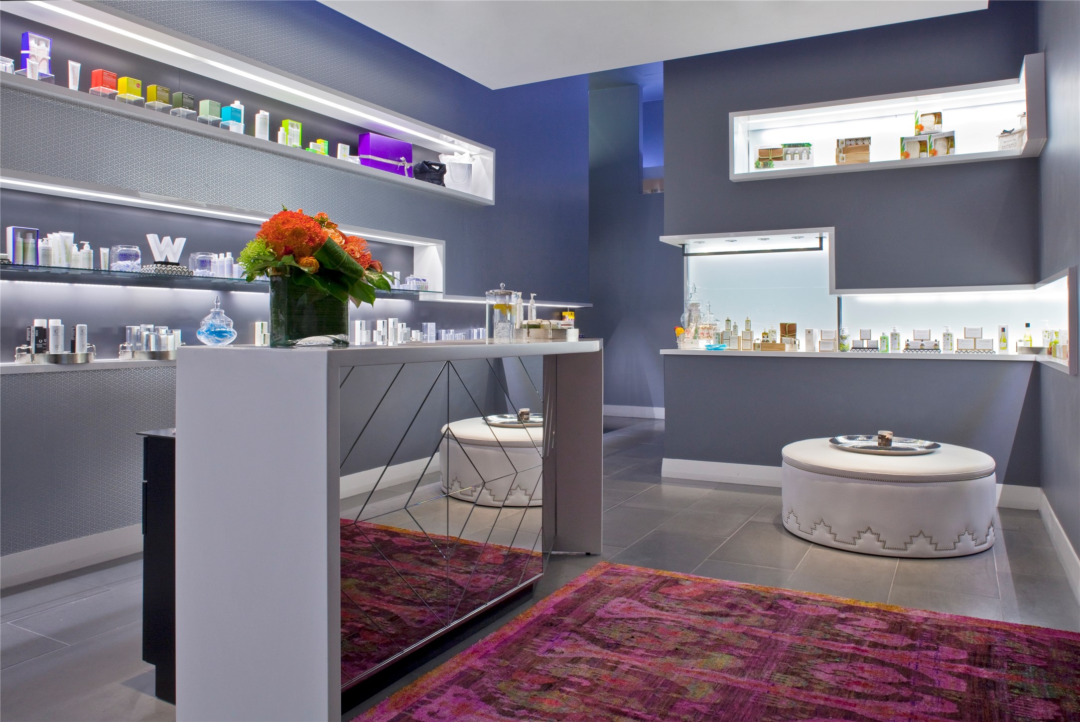 210 Lavaca Street, Unit 2203 Austin, TX 78701 - Photo 26 of 30 a living room with a couch and a potted plant