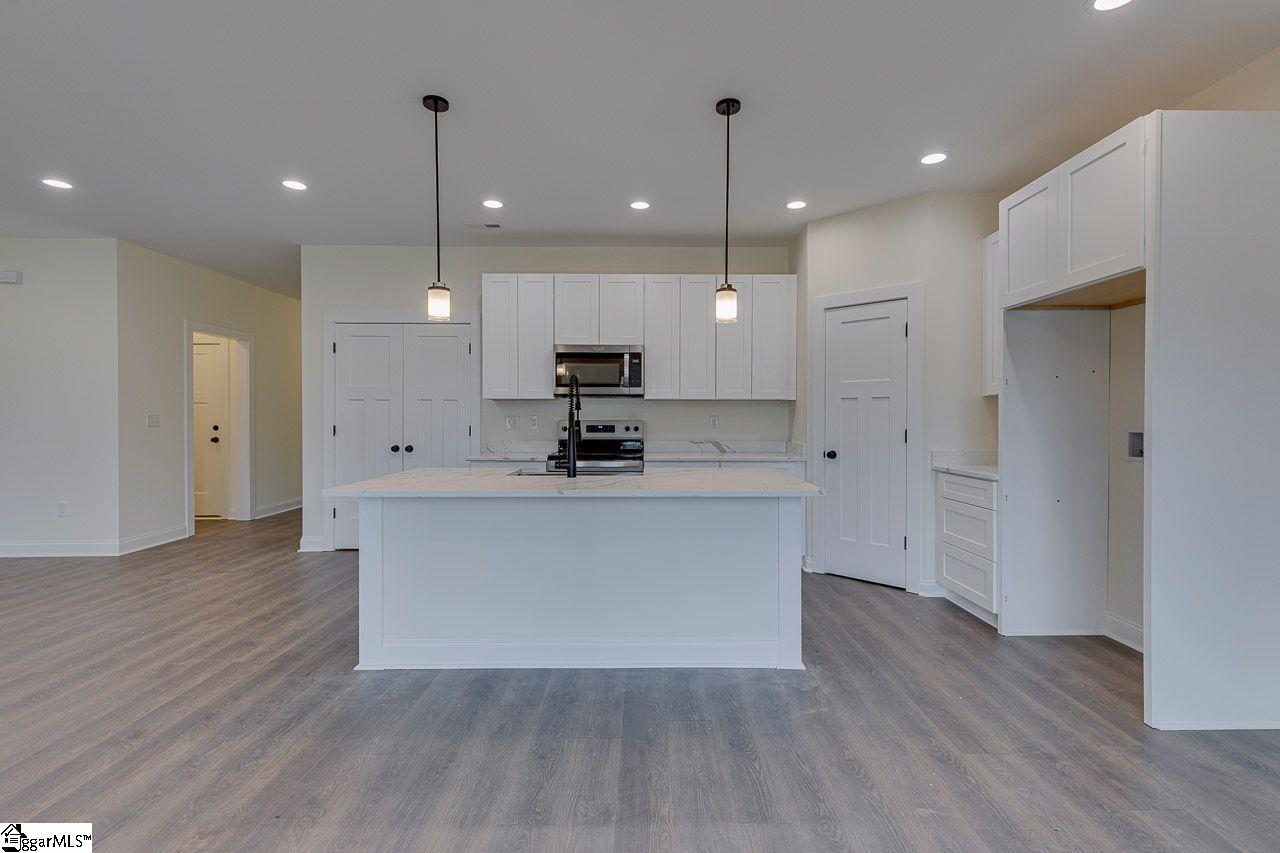 102 Chestnut Street Landrum, SC 29356 - Photo 8 of 32 Gallery Image 8