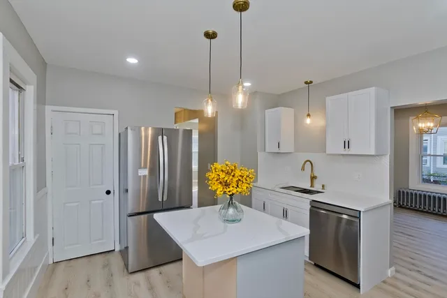 $299,900 | 90 Cambridge Street, Springfield, MA 01109