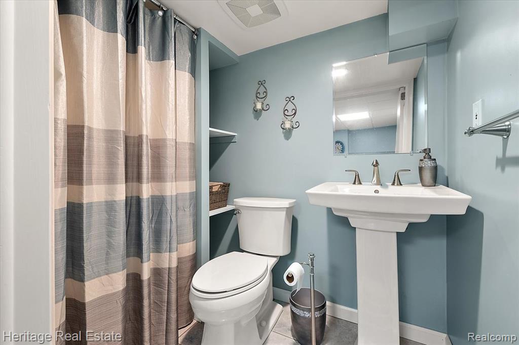 393 Coldiron Drive Rochester Hills, MI 48307 - Photo 28 of 51