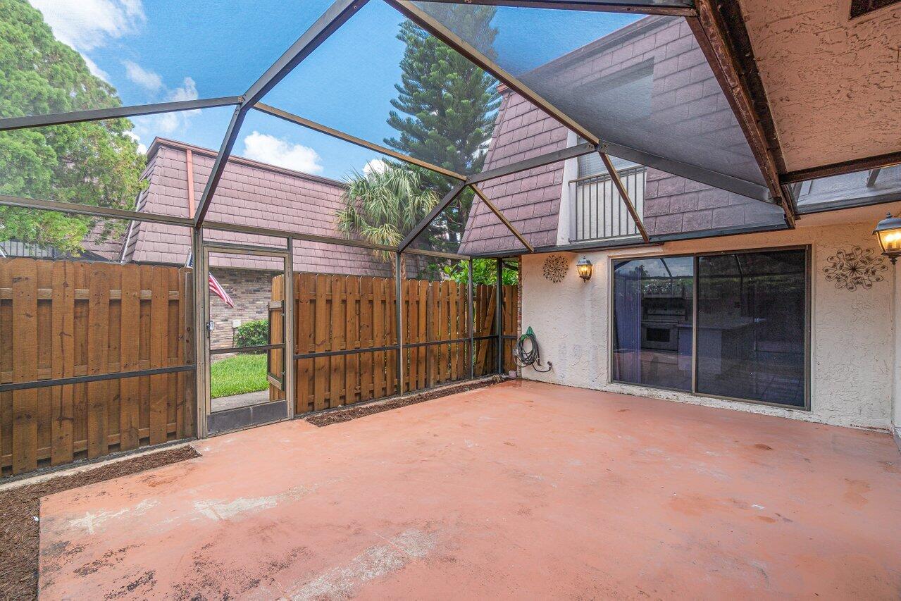 7633 Courtyard Run West Boca Raton, FL 33433 - Photo 28 of 32 004-7633CourtyardRunWest-BocaRaton-FL-33