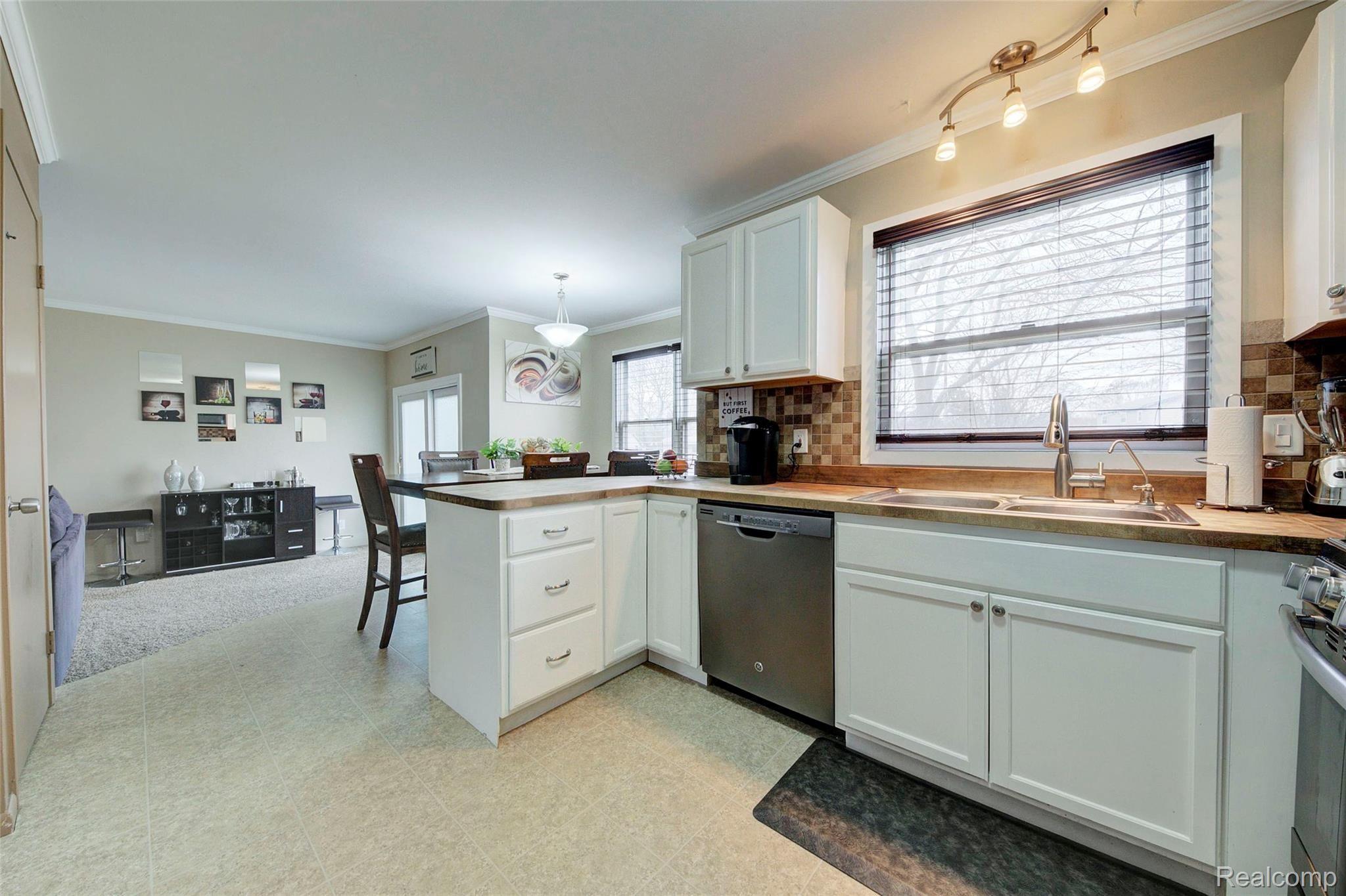 5351 South Genesee Road Grand Blanc, MI 48439 - Photo 19 of 37 4H8A2073_4_5.jpg