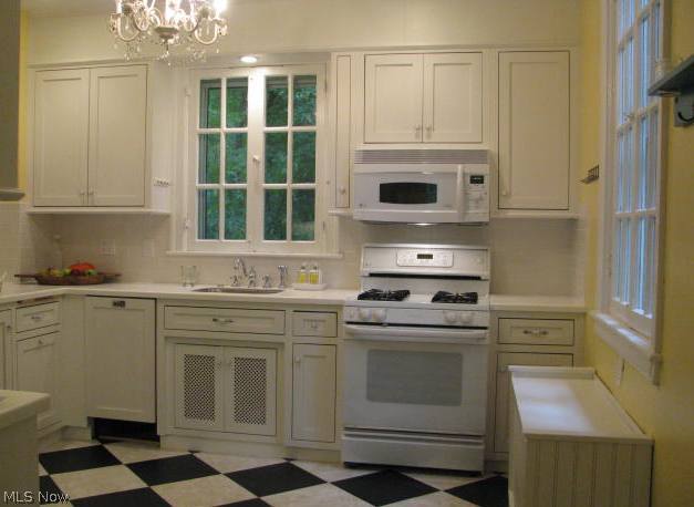 1591 Compton Road Cleveland Heights, OH 44118 - Photo 13 of 22
