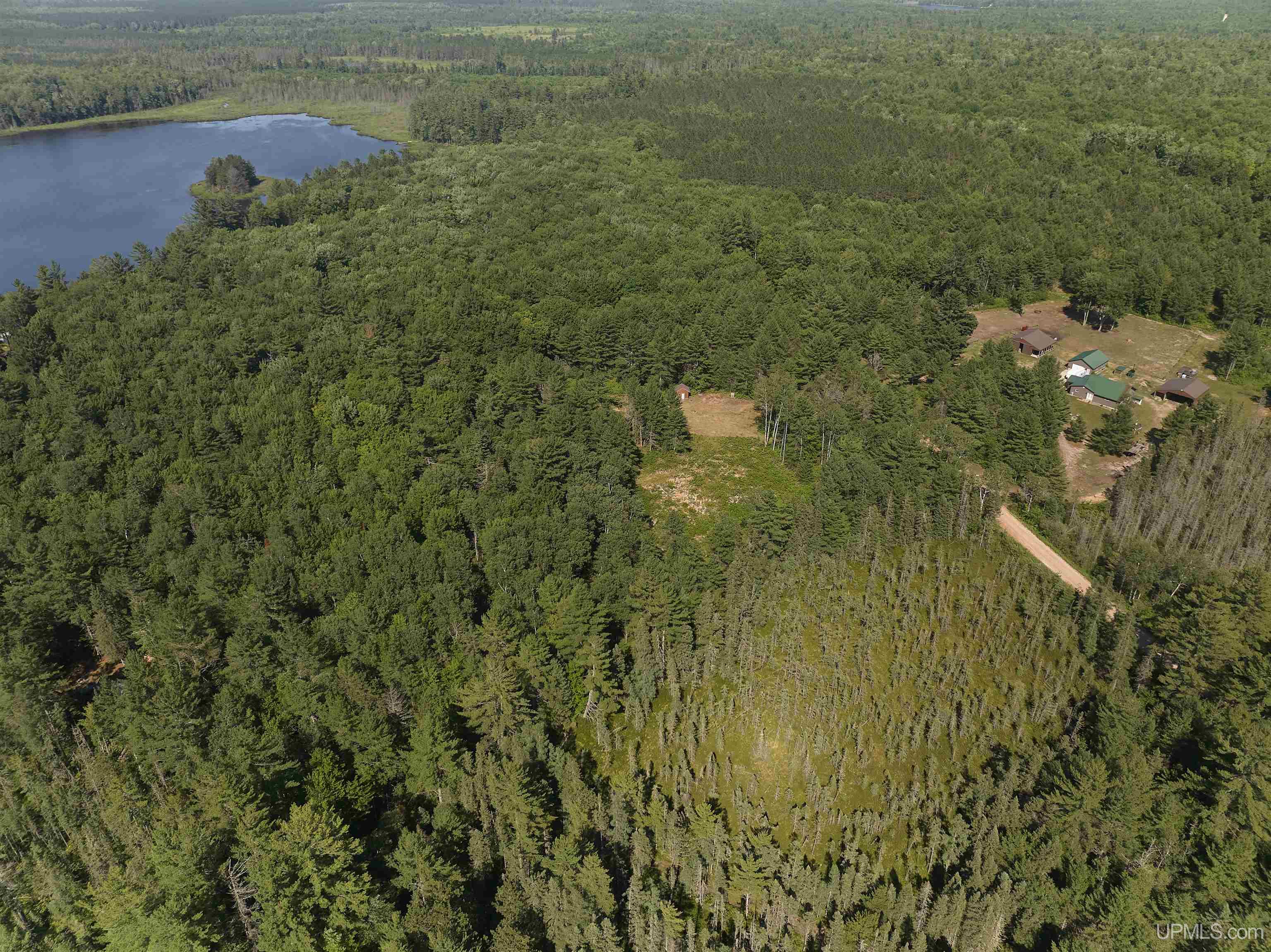 7806 Doe Lake Road Munising, MI 49862 - Photo 5 of 26