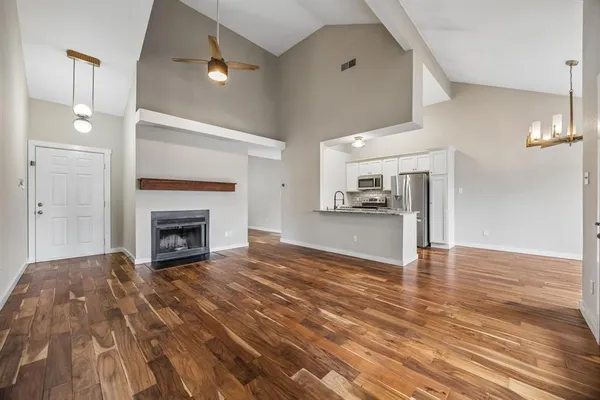 $1,600 | 2506 Wedglea Drive, Unit 808, Dallas, TX 75211