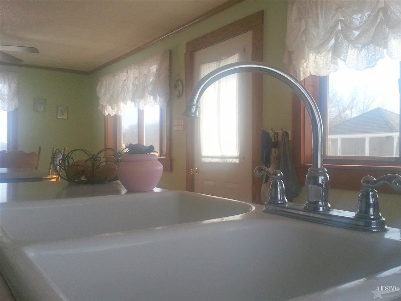 5700 Hosler Road Leo, IN 46765 - Photo 7 of 28