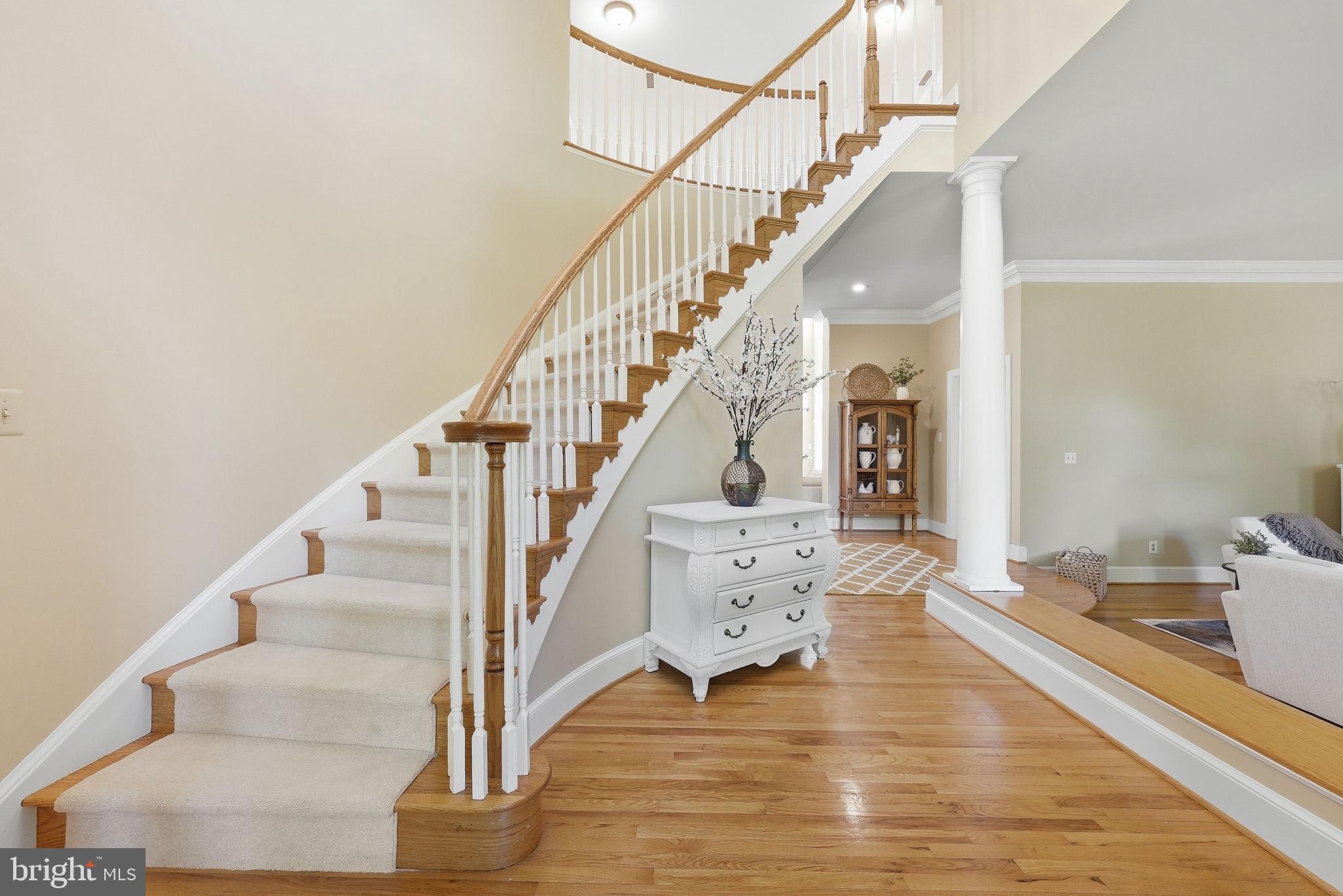 12309 Blair Ridge Road Fairfax, VA 22033 - Photo 7 of 80 CURVED STAIRCASE
