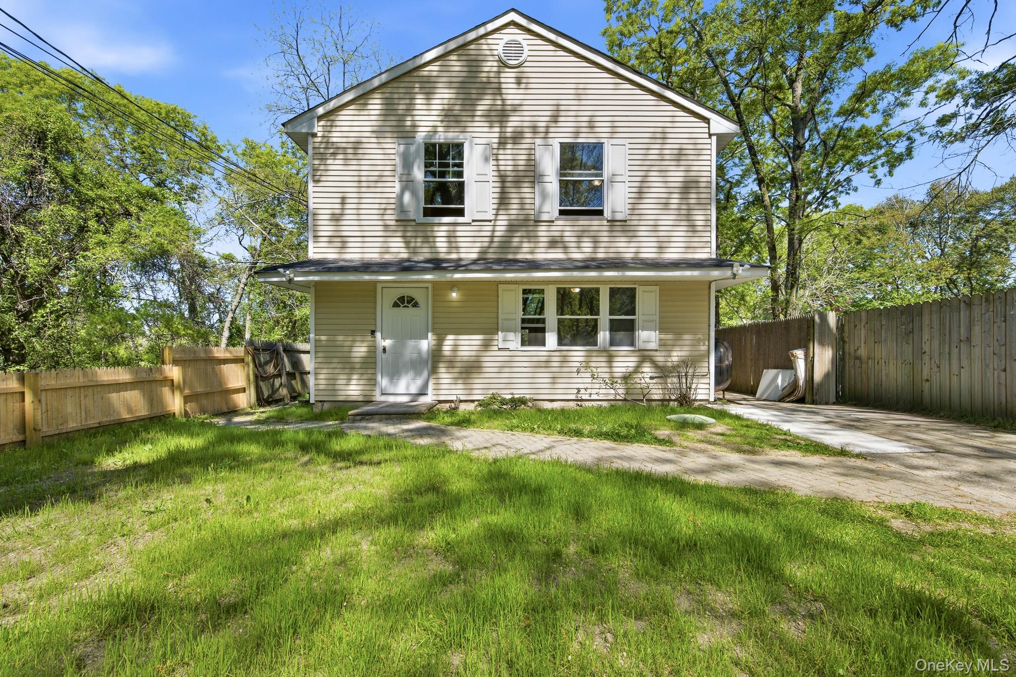 7 Rutland Road Mastic, NY 11950 - Photo 1 of 37
