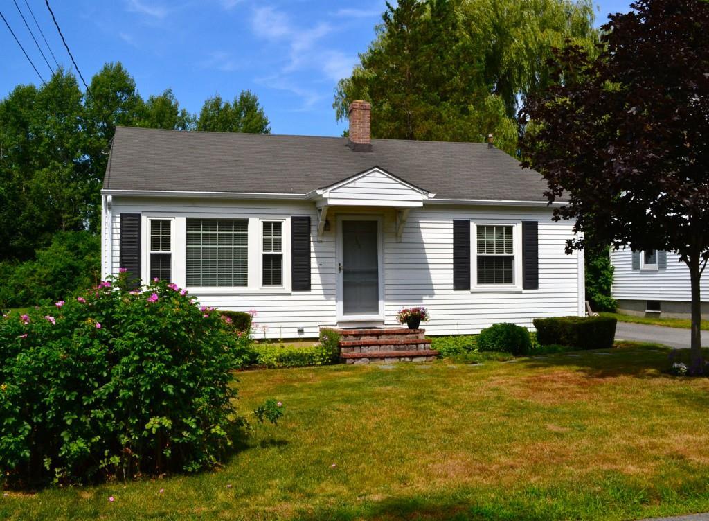 125 Colonial Road Portland, ME 04102 - Photo 1 of 34 Front exterior