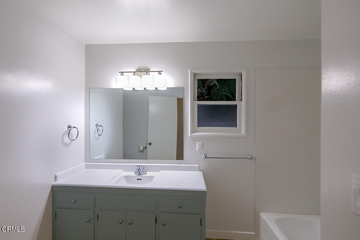 6429 Creemore Lane Tujunga, CA 91042 - Photo 14 of 29 23