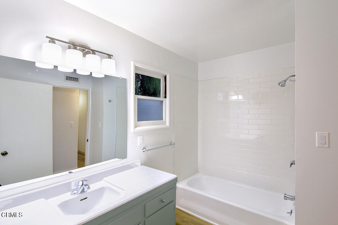 6429 Creemore Lane Tujunga, CA 91042 - Photo 15 of 29 24