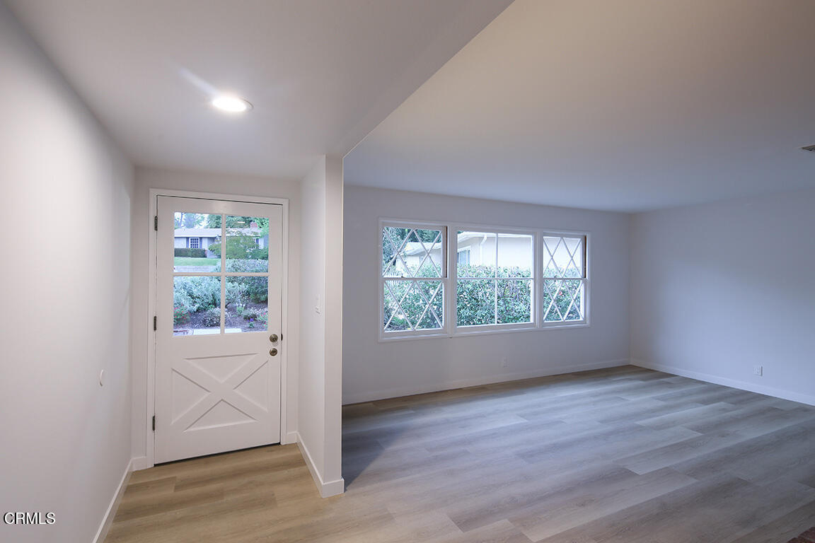 6429 Creemore Lane Tujunga, CA 91042 - Photo 4 of 29 06