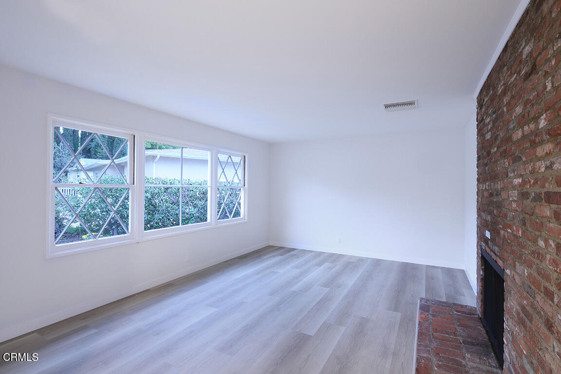 6429 Creemore Lane Tujunga, CA 91042 - Photo 5 of 29 07