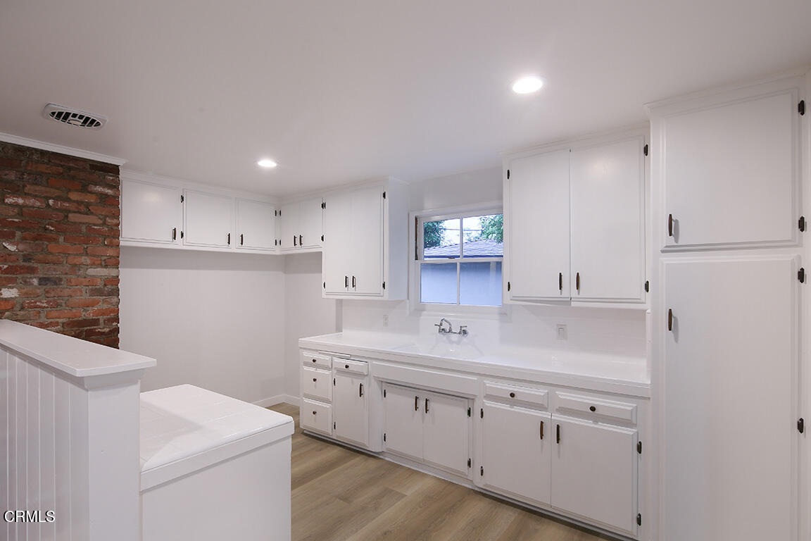 6429 Creemore Lane Tujunga, CA 91042 - Photo 8 of 29 11