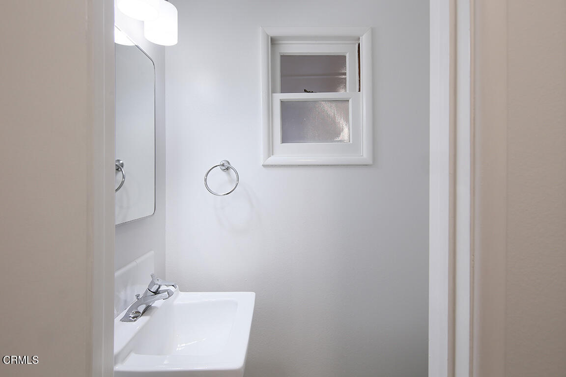 6429 Creemore Lane Tujunga, CA 91042 - Photo 10 of 29 14