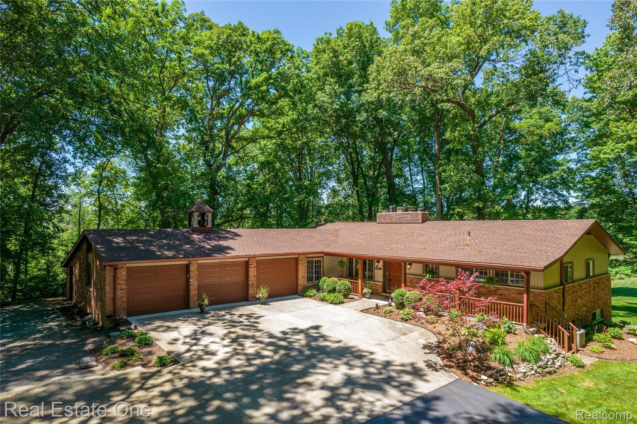 3333 Cullen Road Howell, MI 48855 - Photo 1 of 37 Welcome to 3333 Cullen Road, Hartland Twp