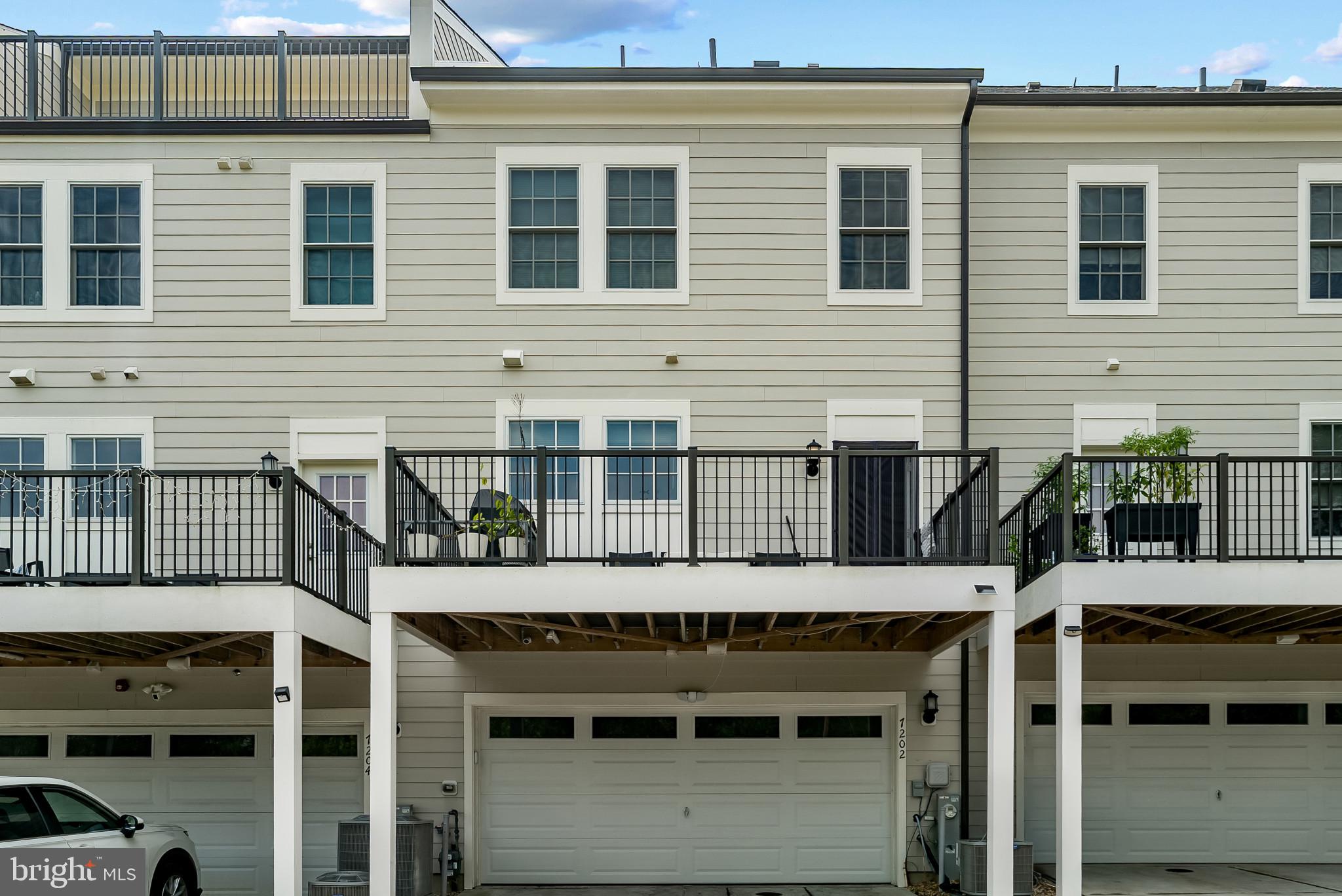 7202 Conley Alley Sykesville, MD 21784 - Photo 8 of 24 a view of a house with a window